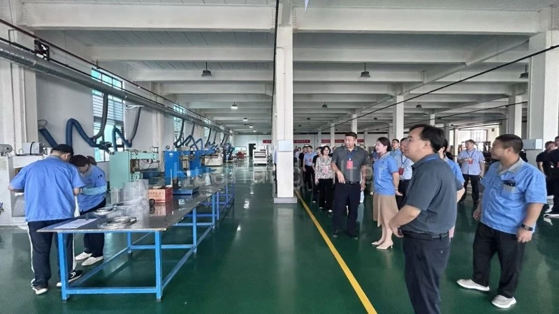 The Leaders of Weibin District Visit Huahang Filter 12 The Leaders of Weibin District Visit Huahang Filter 12